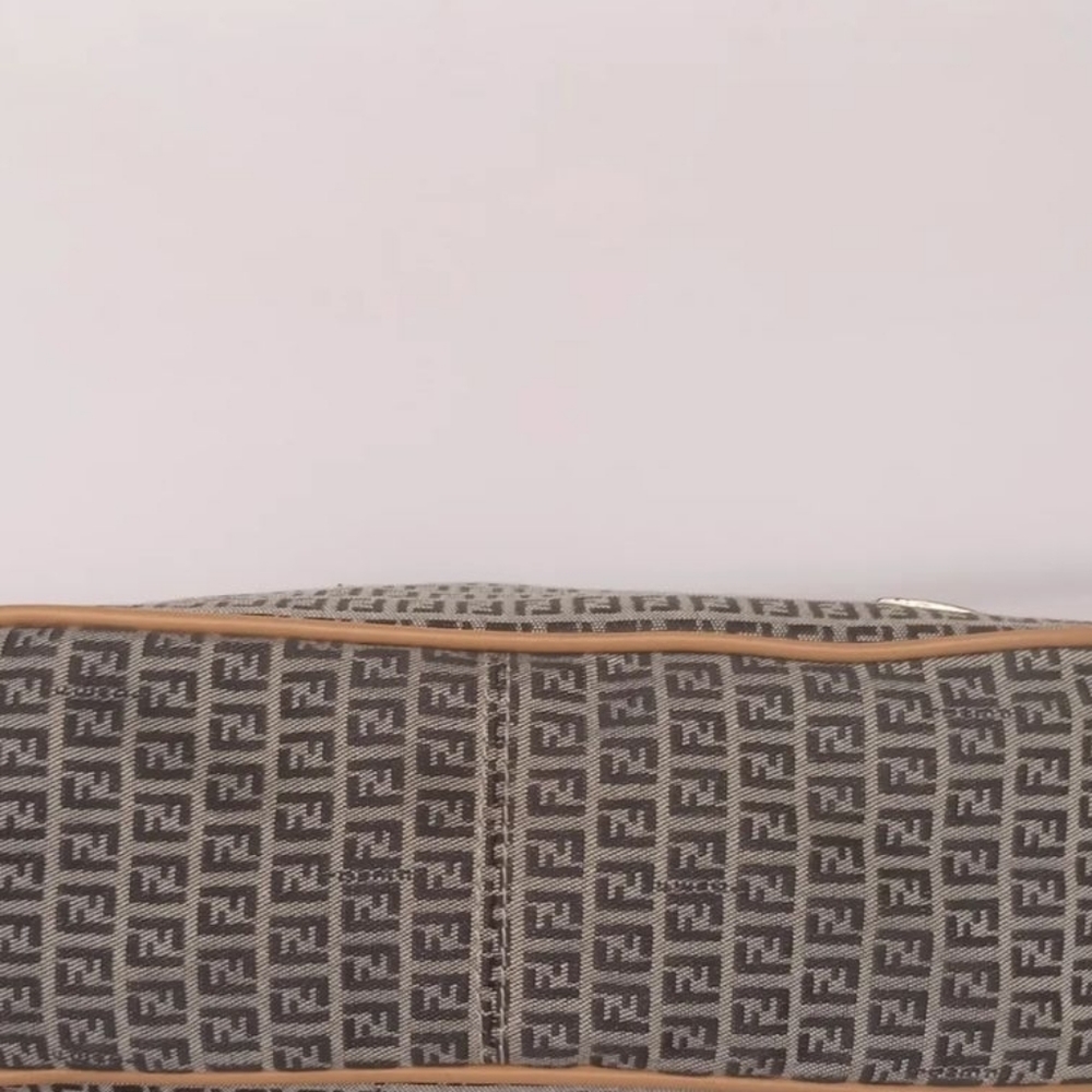 ❌️SOLD❌️ Rare Fendi Zucchino Hobo. - Picture 3 of 8